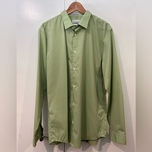 Calvin Klein Non-Iron Long Sleeve Dress Shirt - Large